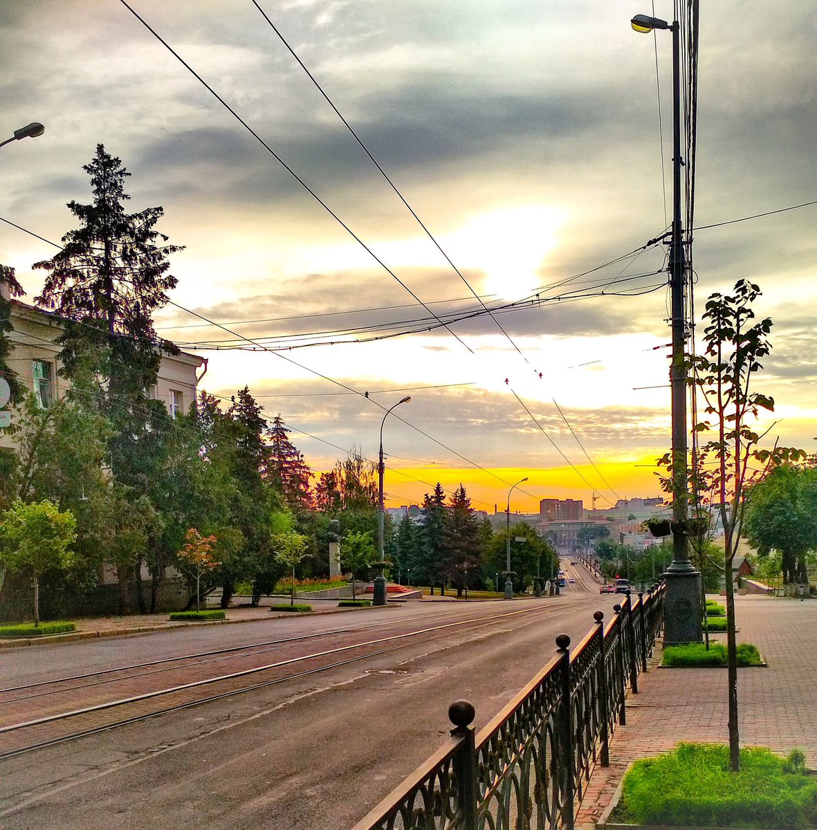 sergeeva_okay's tweet photo. все прекрасно.особливо о шостій ранку.
#goodnight #perfect_time #wonderful_mood #my_photo #sergeeva_okay #goodmorning https://t.co/qSB9CeUVqd