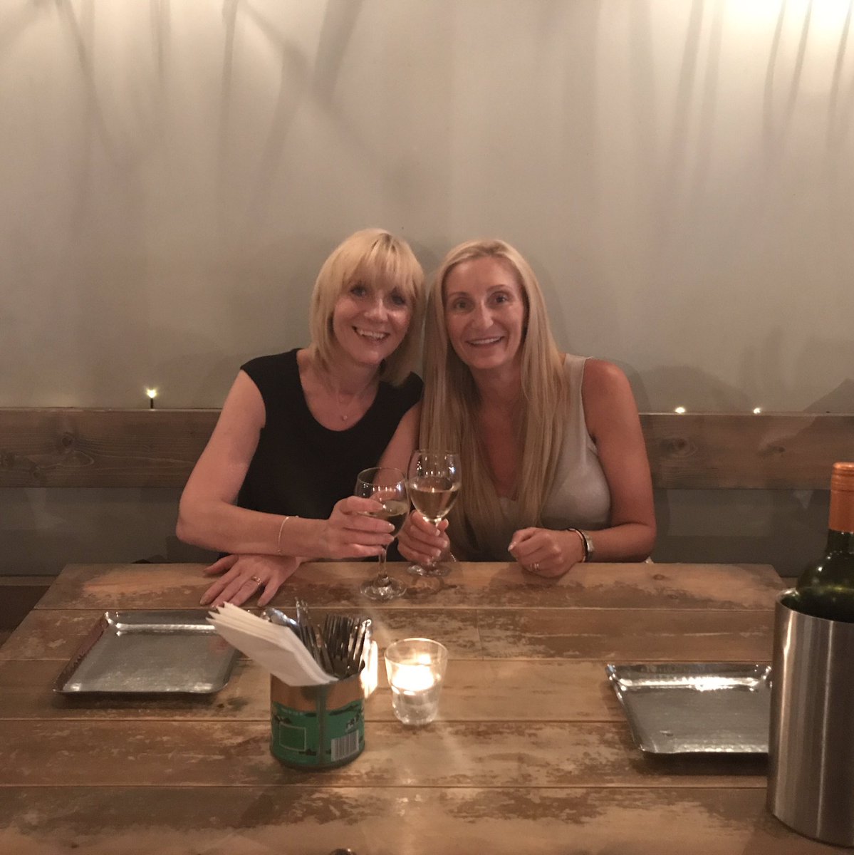 LynseyHadfield's tweet photo. #myworkbuddy - great food as always @Mowglistfood 😋😋😋 x x x https://t.co/tlVDaZqnnw