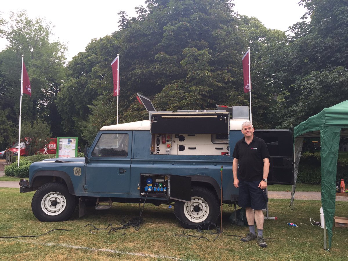 First on the park are <a href="/TNTFilms/">TNTFilms</a> setting up the Land Rover generator and time lapse cameras!