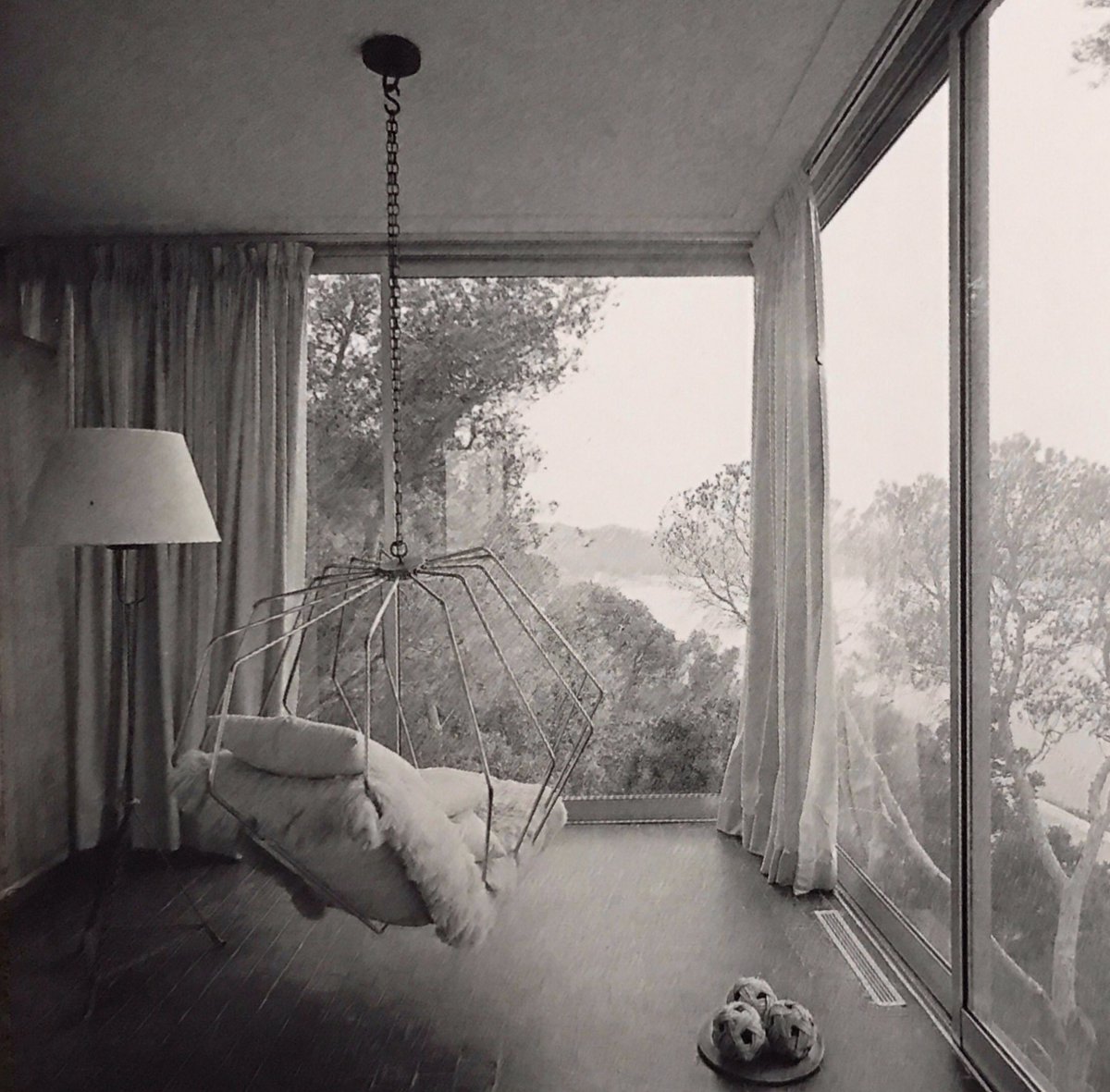 ebarrera_'s tweet photo. "Boissonnas House"
Vivienda unifamiliar en Cap Bénat, Var (Francia). 1964
Philip Johnson
#100x100masterhouses https://t.co/IadTVDKiyV