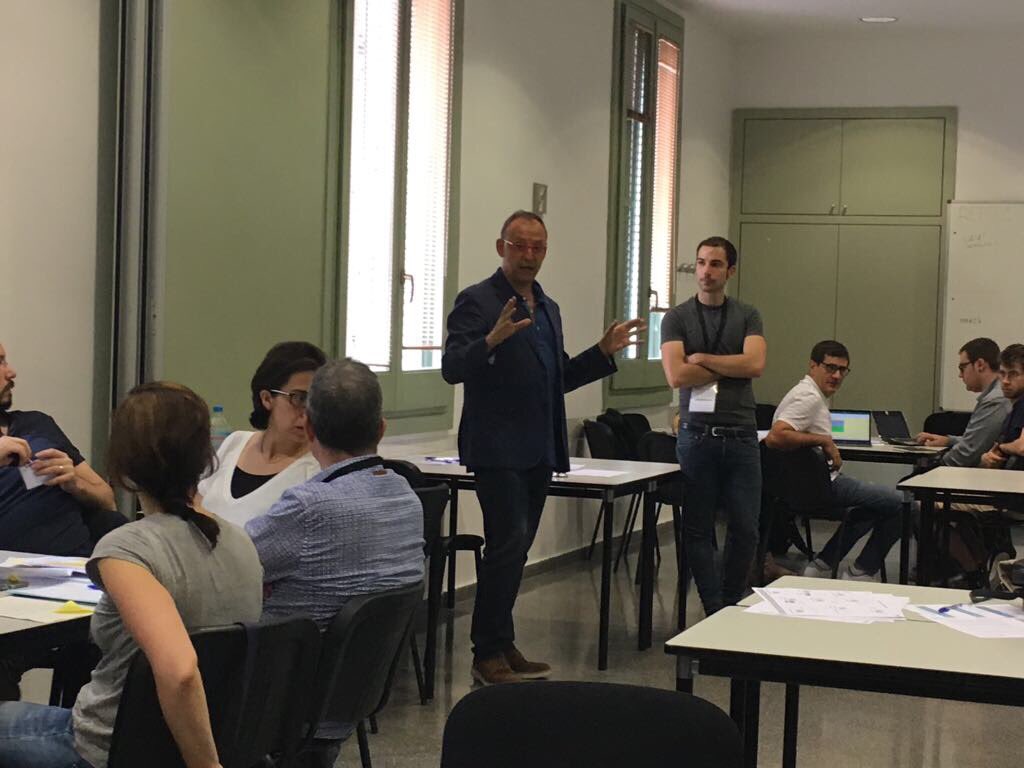 governobertcat's tweet photo. @NuriaEspuny @jordifoz @lacity65 @JoaquimDorda @angelsvj @jordigraells @sandralomas @eapccat Seguim aquest matí treballant per grups; comencem a concretar idees 💡#ideatoDadesObertes 🔓 #contractaciópública https://t.co/ZC9MCnPaFd