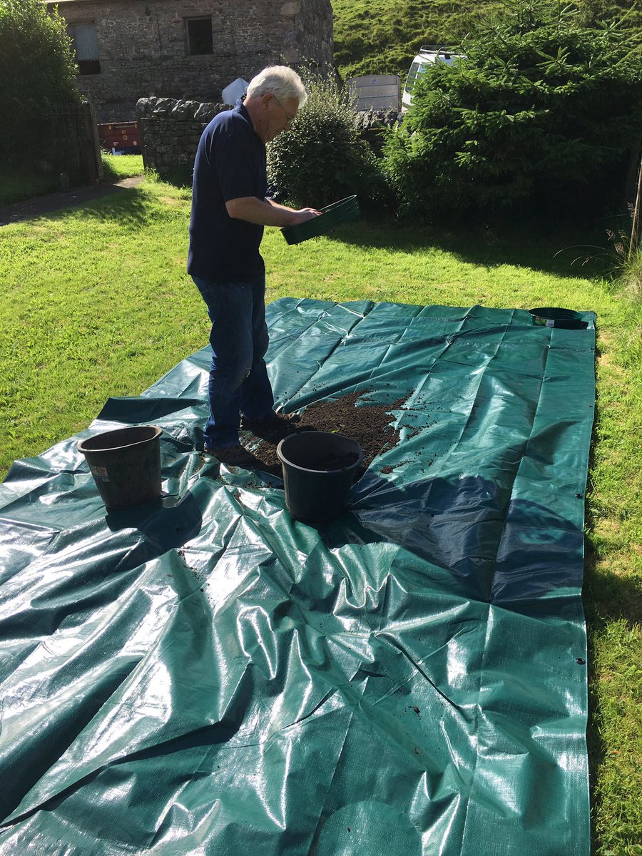 dalesarch's tweet image. We've started getting the shiny new tarps covered in spoil with #testpit 19! #WeDigCommunity #yorkshiredales #archaeology