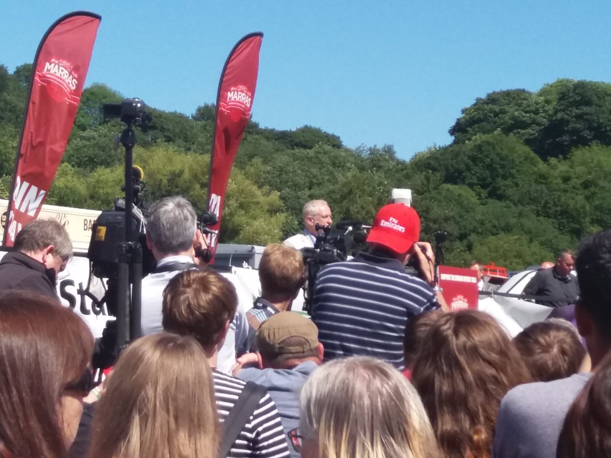 Charlton101M's tweet photo. Who says people born in poverty can't achieve great things when given the right chances, the right opportunities. @jeremycorbyn @DurhamGala https://t.co/2fHCnxx2h7