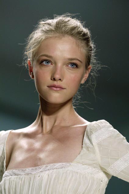 Happy birthday to vlada roslyakova. my favourite russian doll on the runway. 