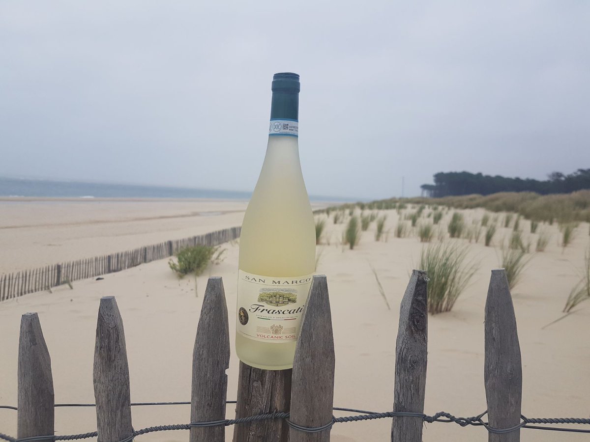 cantinesanmarco's tweet photo. @cantinesanmarco in @Vinexpo . Sand Sea oyster and #wine. https://t.co/lhFfx13yFH