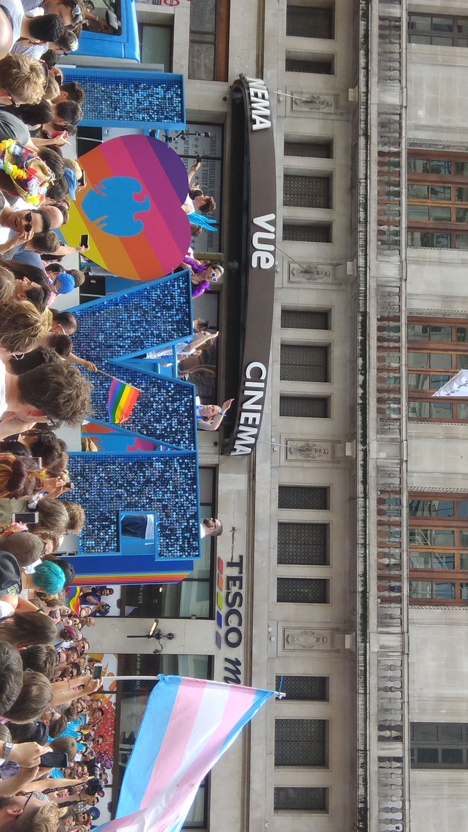 nishtha_14's tweet photo. @RS_Zoom @royalsociety Passing in my @RS_Zoom tshirt.. spreading science with love.. #LondonPride  @royalsociety #summerscience https://t.co/zd1dFkbczy