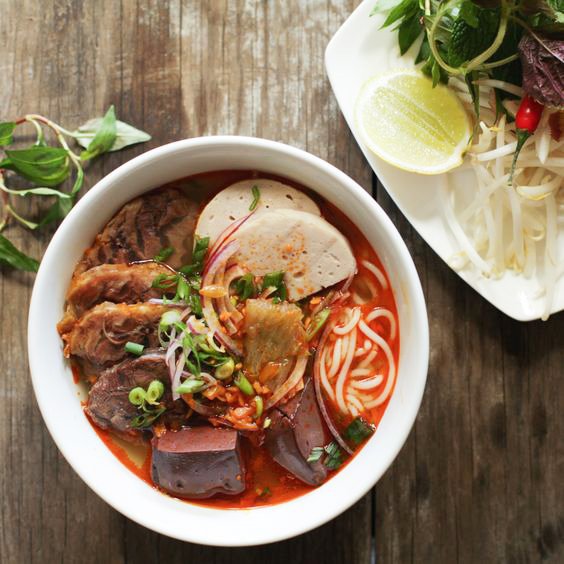 HandspanTravel's tweet photo. #Hue, you will unforgettable the flavor of #Bunbo (Hue Beef Noodle Soup) #Vietnamesenoodle #streetfood
Let's go: https://t.co/rdPBjpRjgy https://t.co/ggWPHUw7sb