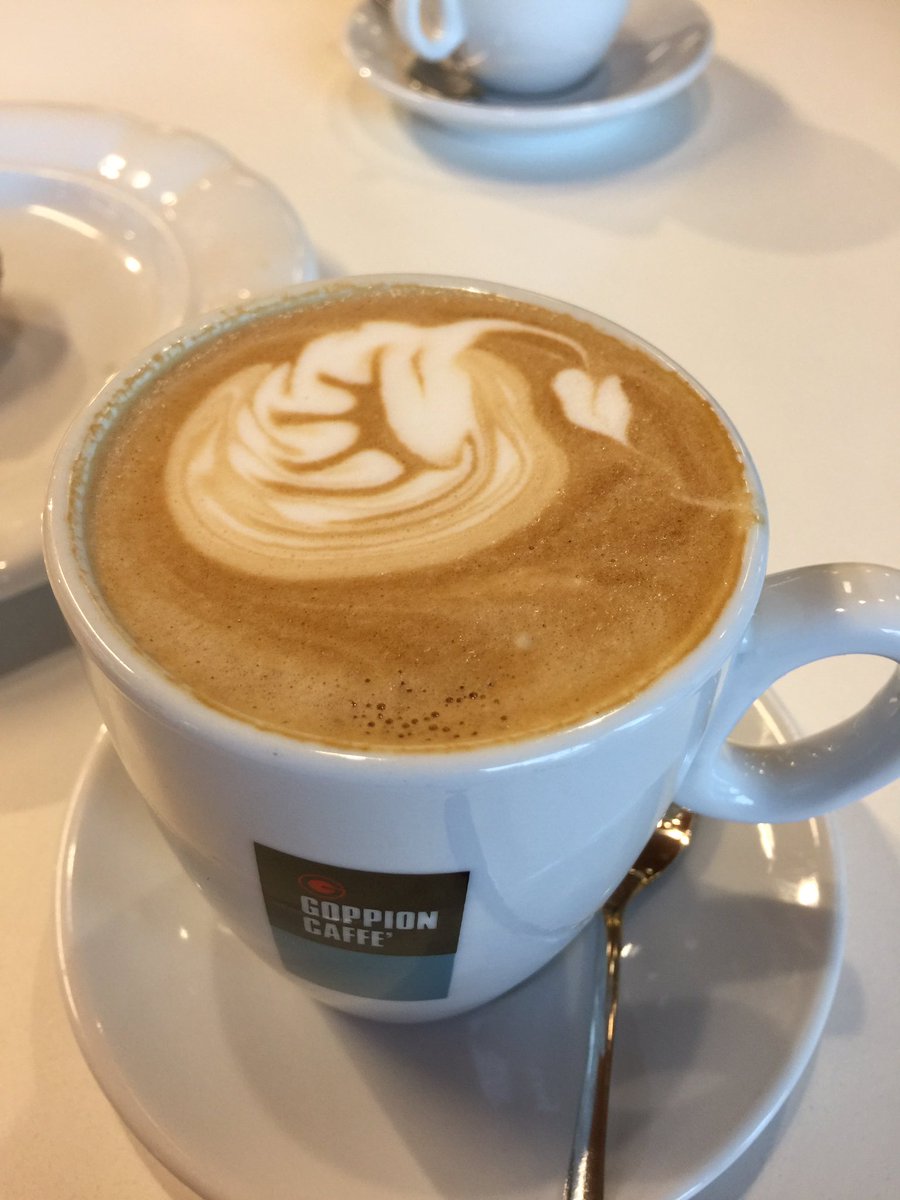 AnaBlackstad's tweet photo. Today's challenge: latte Rorschach. Go! https://t.co/s7yPKRA7y9