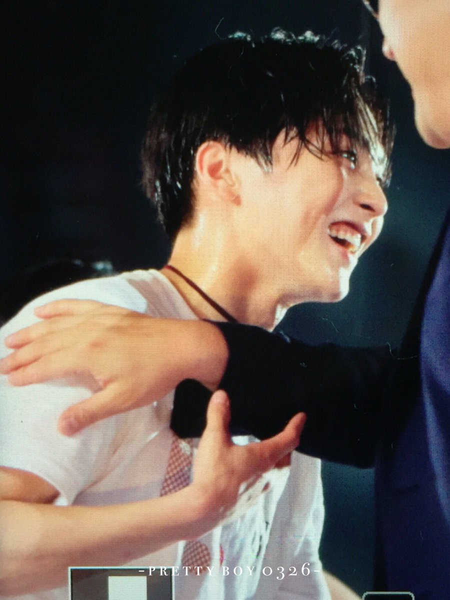 prettyboy_0326's tweet photo. 170708 sm콘서트 #xiumin #시우민 https://t.co/YiEE6TjmKP