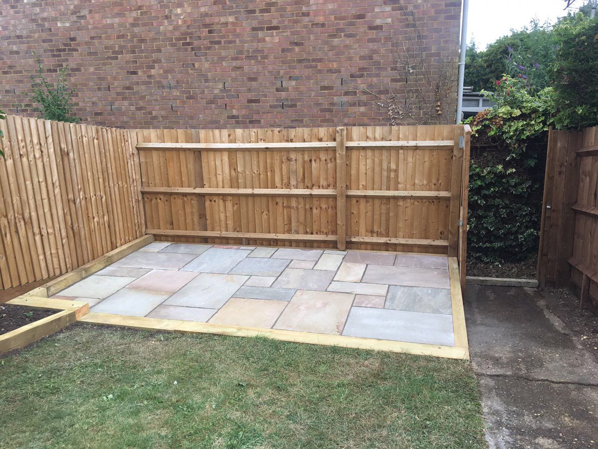 Another patio laid in Redbourn. #garden #summer #landscapers #watford #summergarden #builders #bkgardenworx #herts
bkgardenworx.com