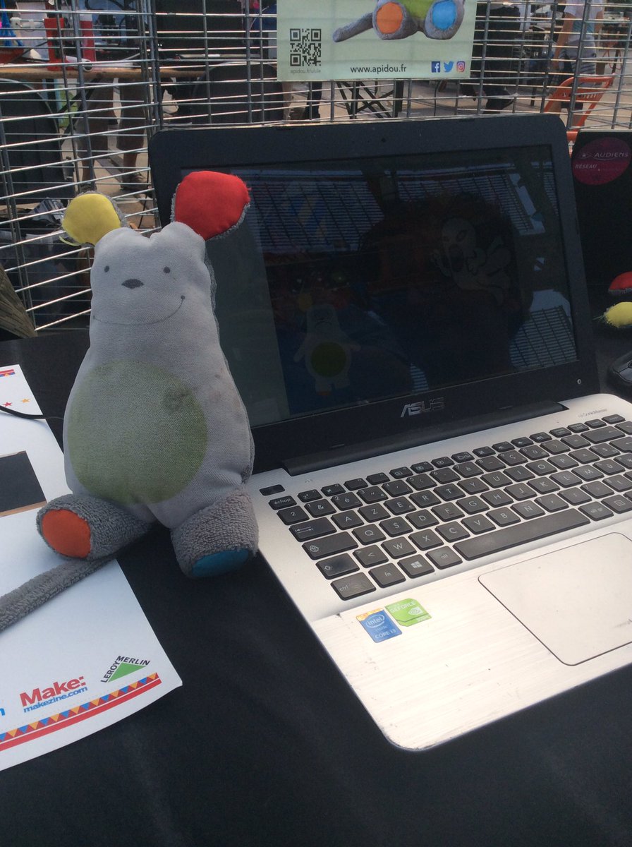 postclass_fr's tweet photo. Très beau projet ce @APIdou 
De l'interaction entre une peluche et du #scratch 👍
Juste génial pour la maternelle 😍
#MFN17 @makerfairente https://t.co/5Mi27ryLNu