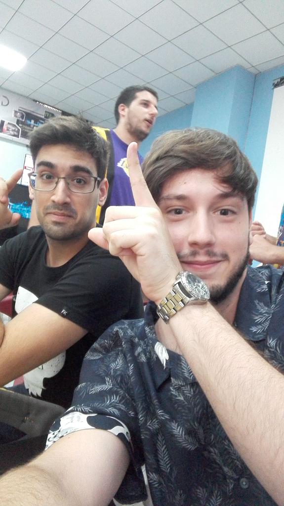 TVInsertCoin's tweet photo. Dios que brazos @CharlyHels https://t.co/DW3lNB5jBk