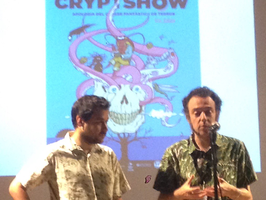 Adlercat's tweet photo. Presentació del nou llibre de relats curts del @Cryptshow #cryptshow2017 #espaibetulia #badalona #malesherbes https://t.co/4KwXSm7mrI