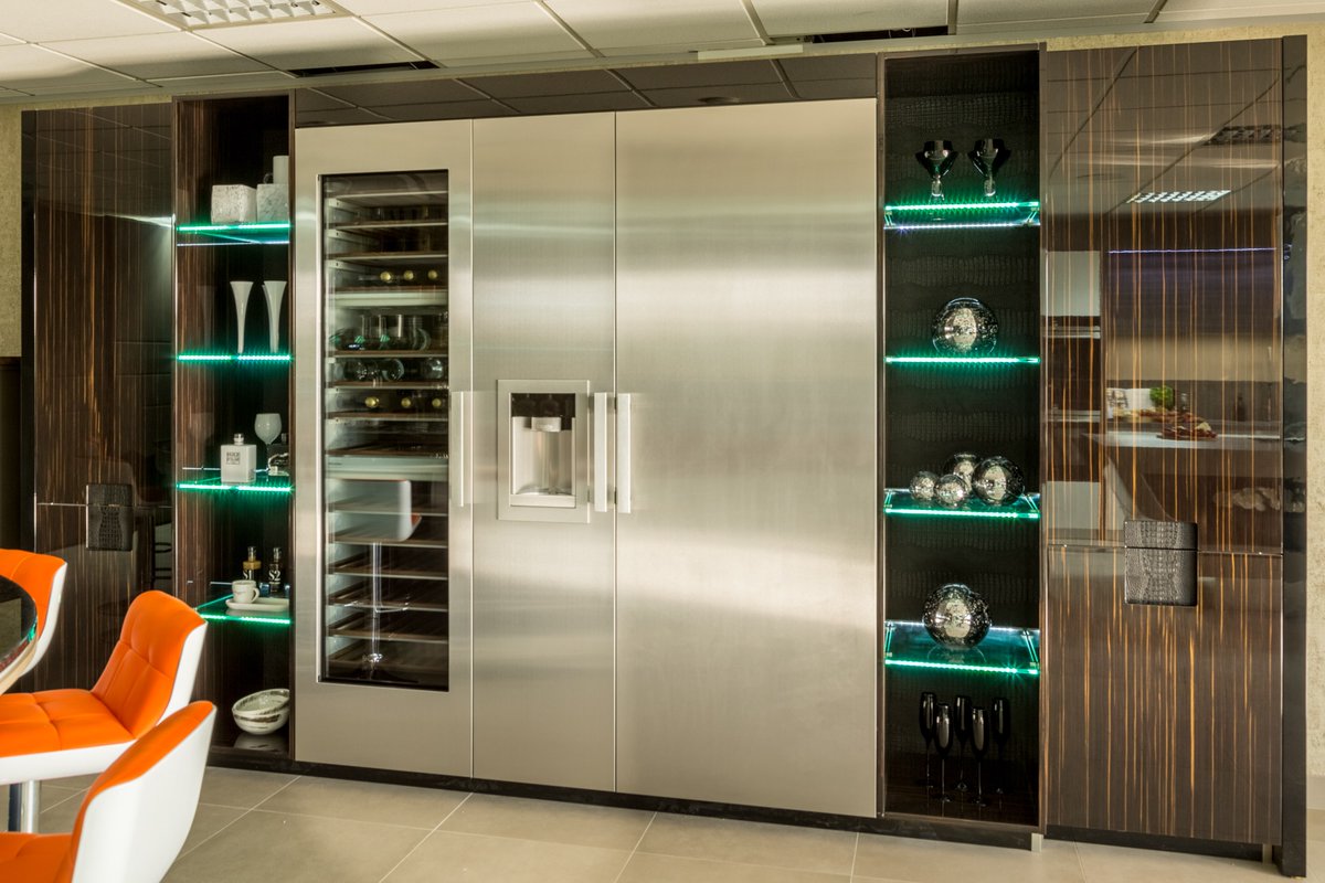 LidaCucina's tweet image. Don't forget to keep your #wine chilled this #hot #summer #weekend @SubZeroWolfUK @gaggenau #luxury #kitchens ow.ly/Qbxc30drxtv