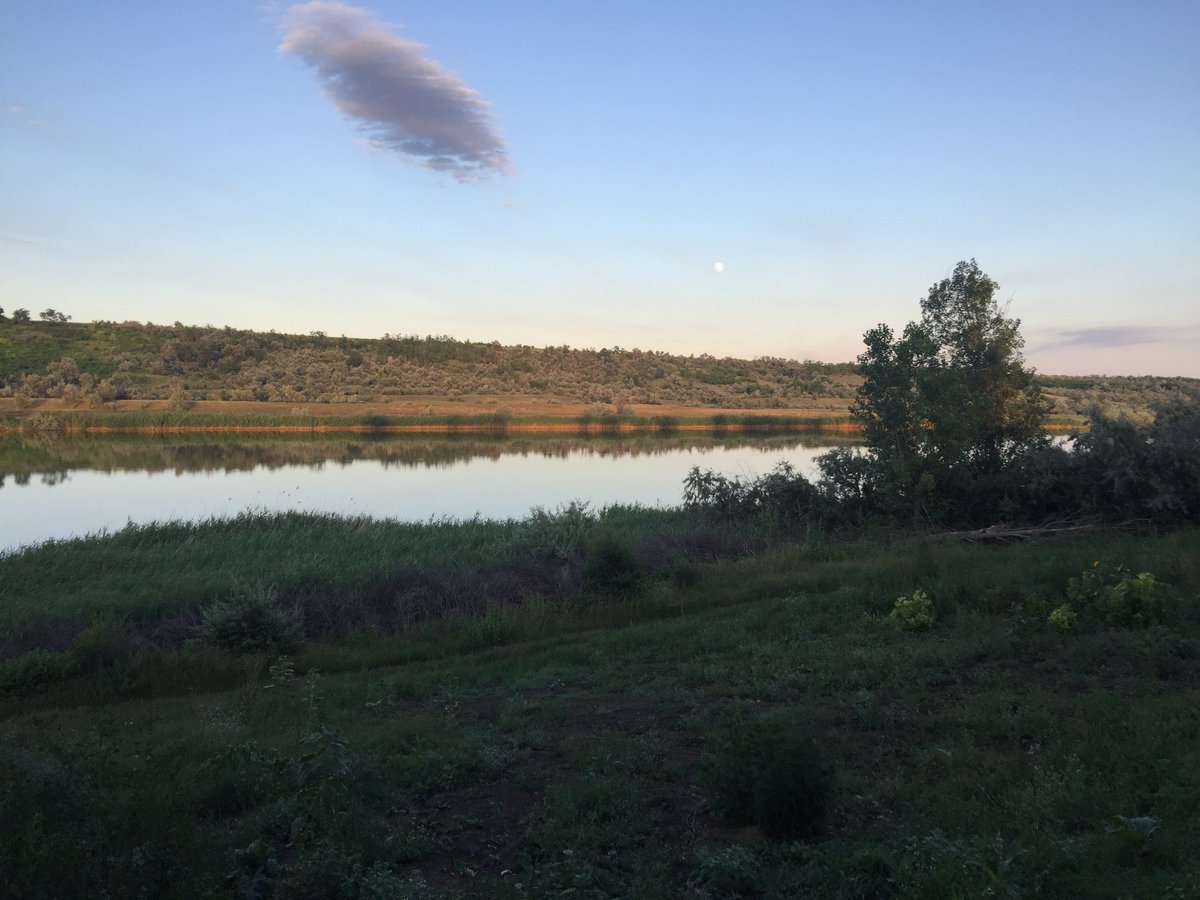 davidexodus's tweet photo. Sunset at camp. What a place. God is present. Please pray for us as we continue our work here in Moldova #LiveFree #exodus #team51 #moldova https://t.co/uR8d0xRde6