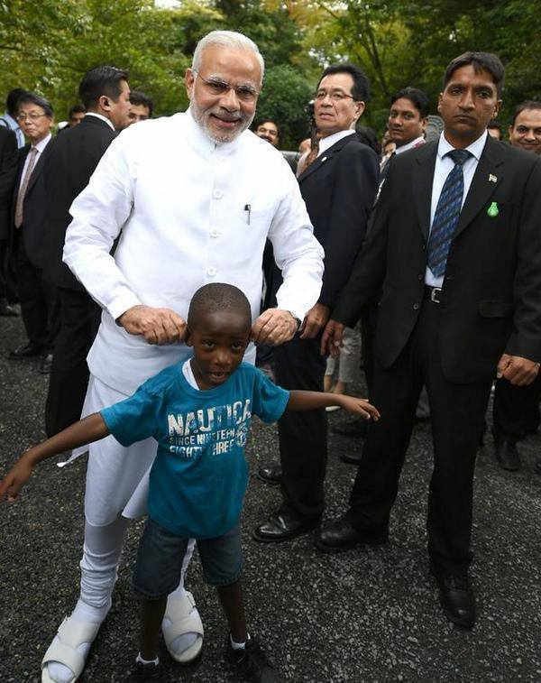 Amit_smiling's tweet photo. Sorry bro, didn't know he is your son https://t.co/9cWCCi5M9r