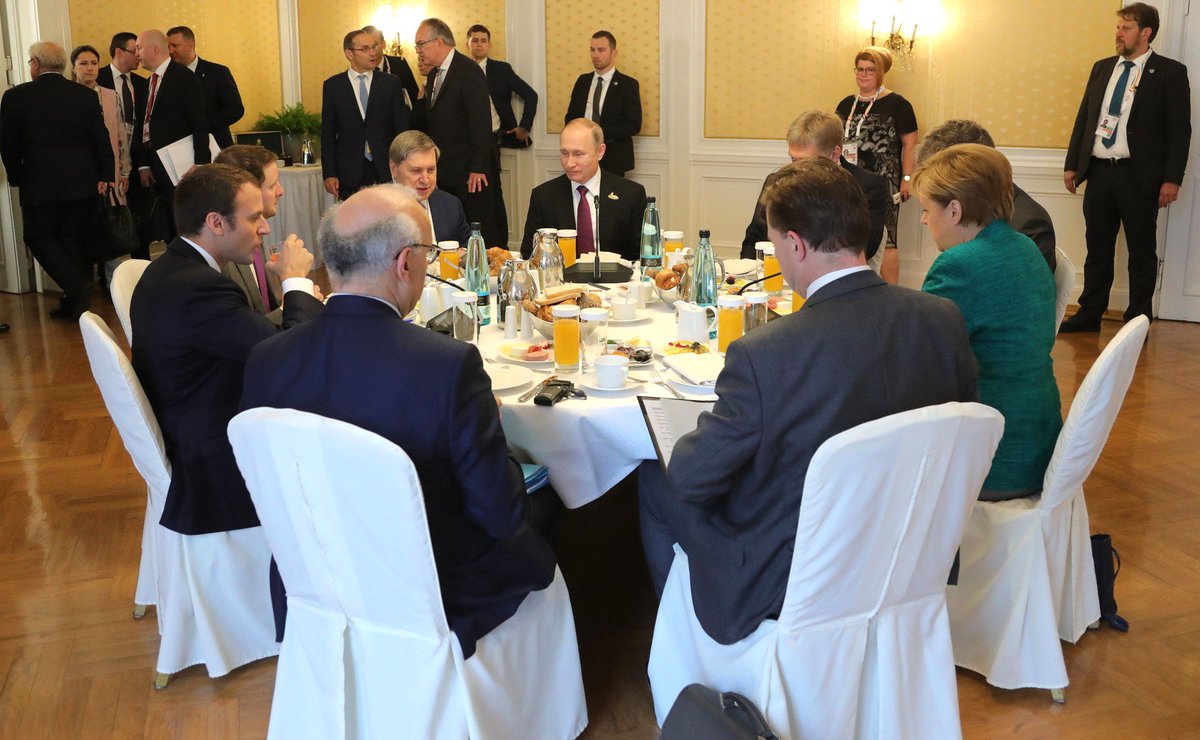 Vladimir Putin began the second day of the G20 Summit with a working breakfast with Federal Chancellor of Germany Angela Merkel and President of France Emmanuel Macron.