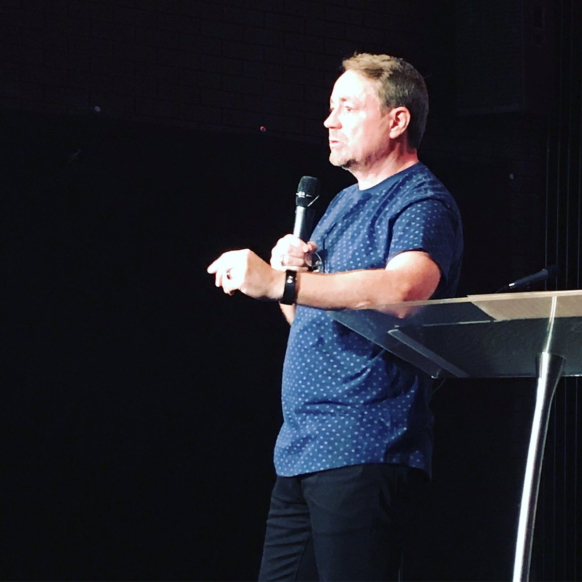 valley_church's tweet photo. Ps @derek_smithno1 bringing pure gold at #ValleyConf "What is God trying to get you out of, to get you into?" #Detach #GreaterThings https://t.co/hEfTEtHj1O
