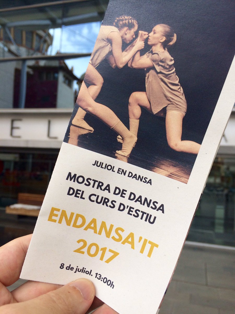 Keith_Morino's tweet photo. Preparant per la mostra dels traballs d'ENDANSA'IT 2017, segon curs d'estiu del nostre Conservatori! 😍@institutteatre @APdCDansa https://t.co/jsxQBqPpfN