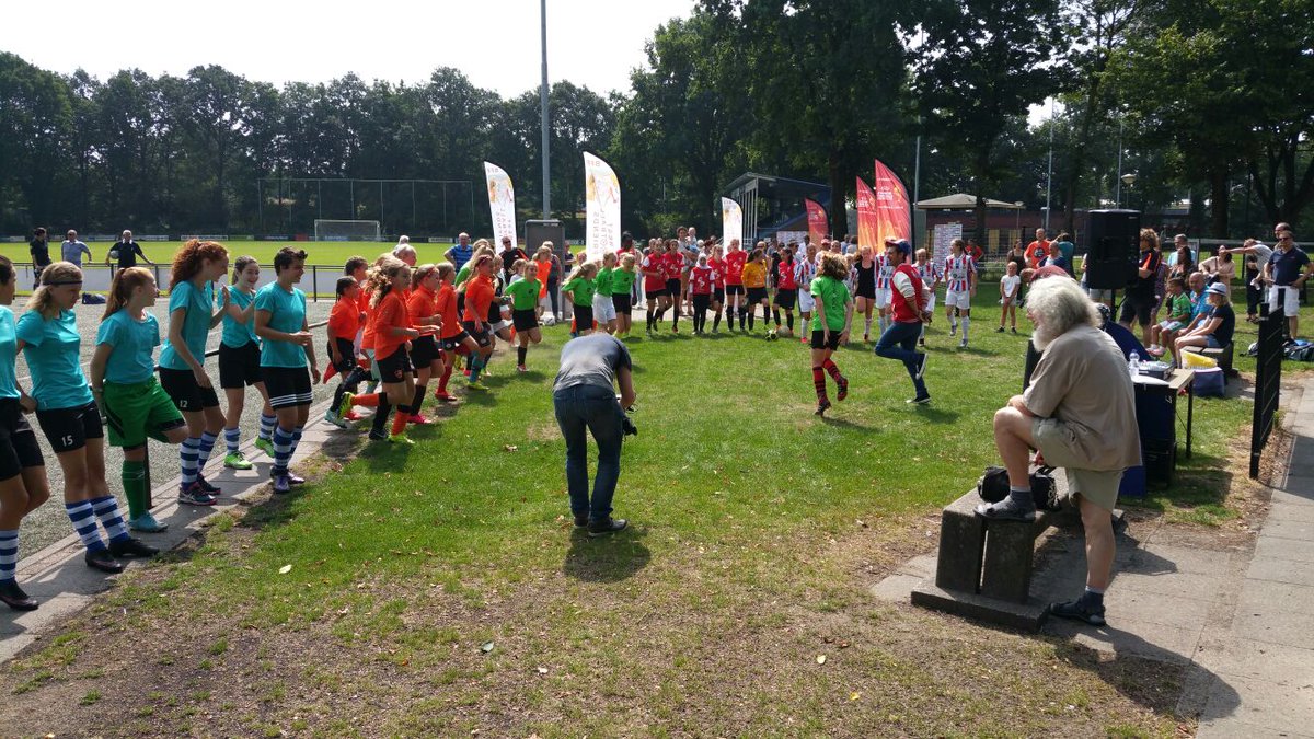 We zijn onderweg finale <a href="/BFFtoernooien/">BFFtoernooien</a>  bij <a href="/tsvnoad/">TSV NOAD</a> in @gemeentetilburg #meisjesvoetbal #BFF <a href="/BrabantSportNL/">BrabantSport</a> <a href="/Brabant/">Provincie Noord-Brabant</a> <a href="/Sportservice_NB/">SSNB</a>