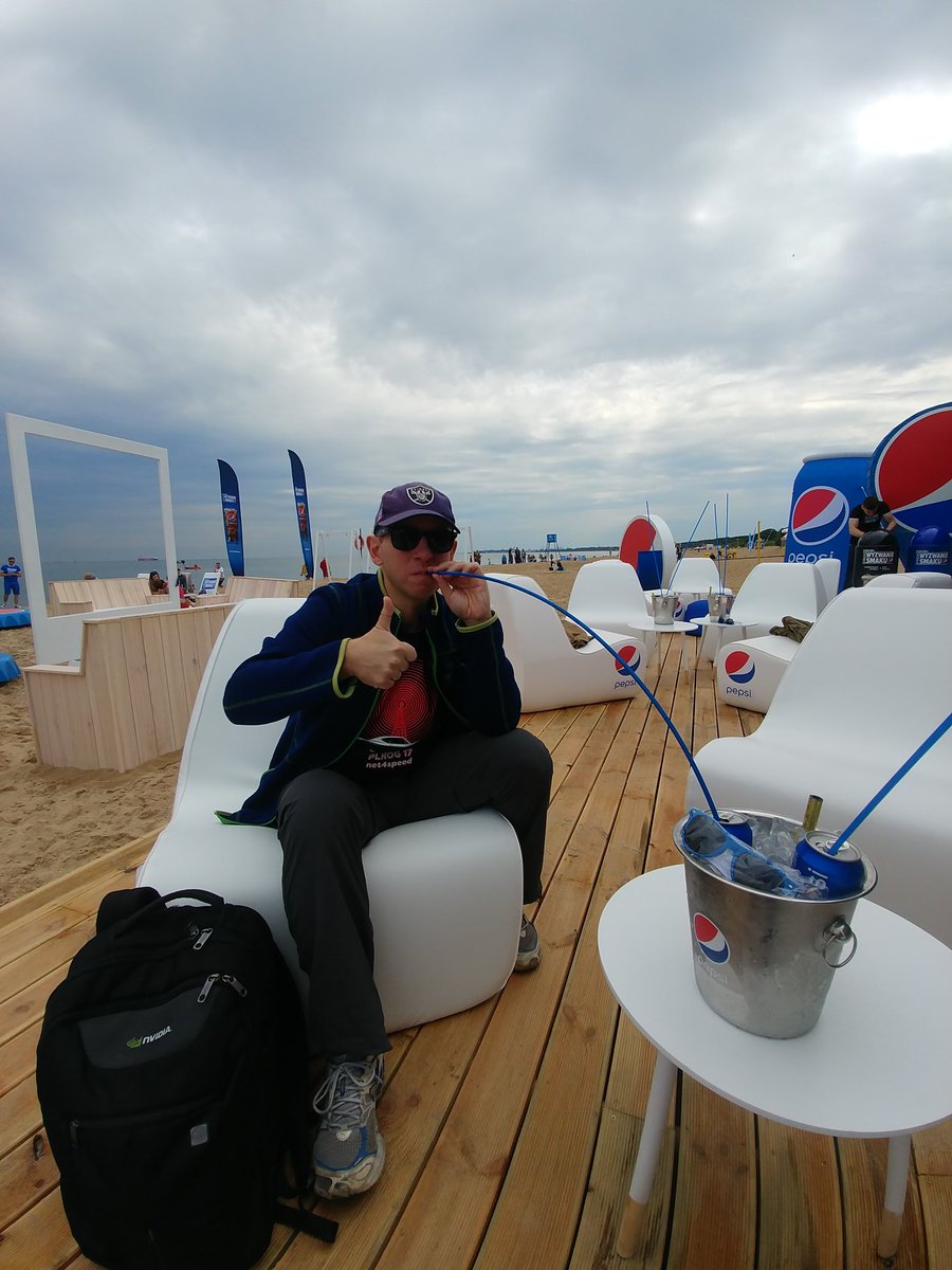 rosiu36's tweet photo. Wyzwanie @pepsi - wybrałem ten smaczny napój :) #Chillout na plaży. #miniurlop https://t.co/zycO8B6o2v