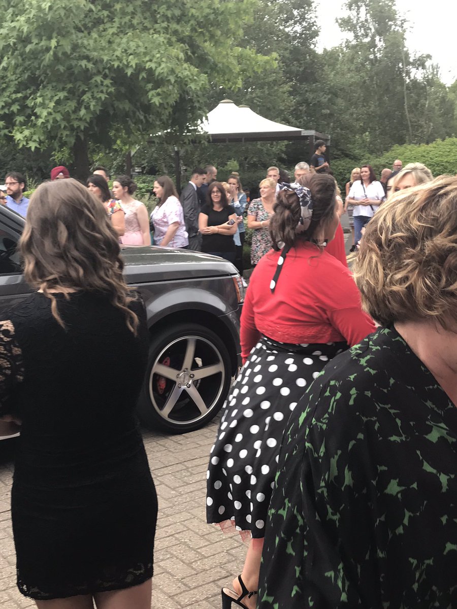 telfordpriory's tweet photo. #designerSuits #beautifulDresses #flashCars #smiles #friendship https://t.co/MM3vcoEf78