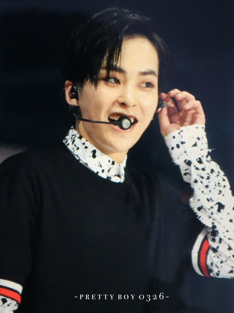 prettyboy_0326's tweet photo. 170708 sm콘서트 #xiumin #시우민 https://t.co/SS6A42qVXS