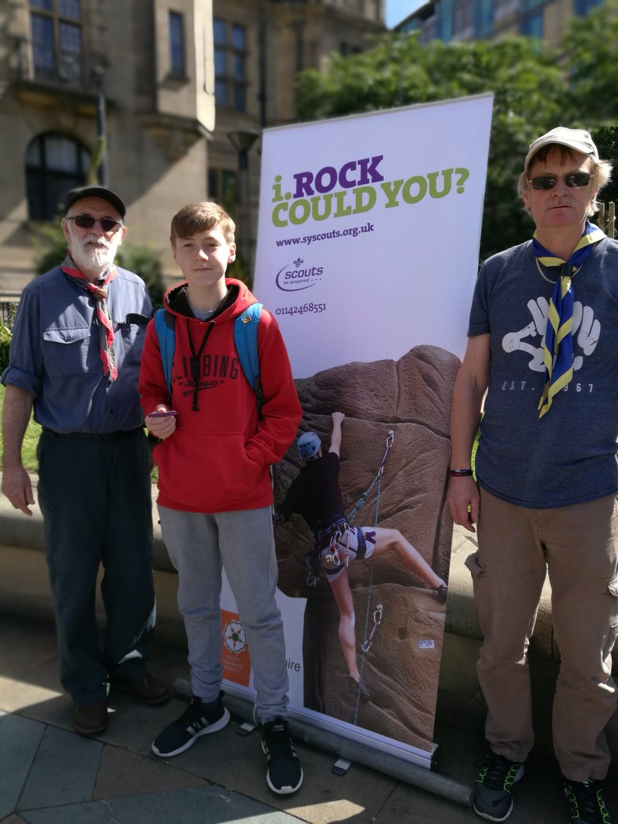ddeva72's tweet photo. @12thWallasey #joshpeg38 at Sheffield, the outdoor city chatting with one of the district commissioners for Sheffield 👍 https://t.co/1zBxuSuubi