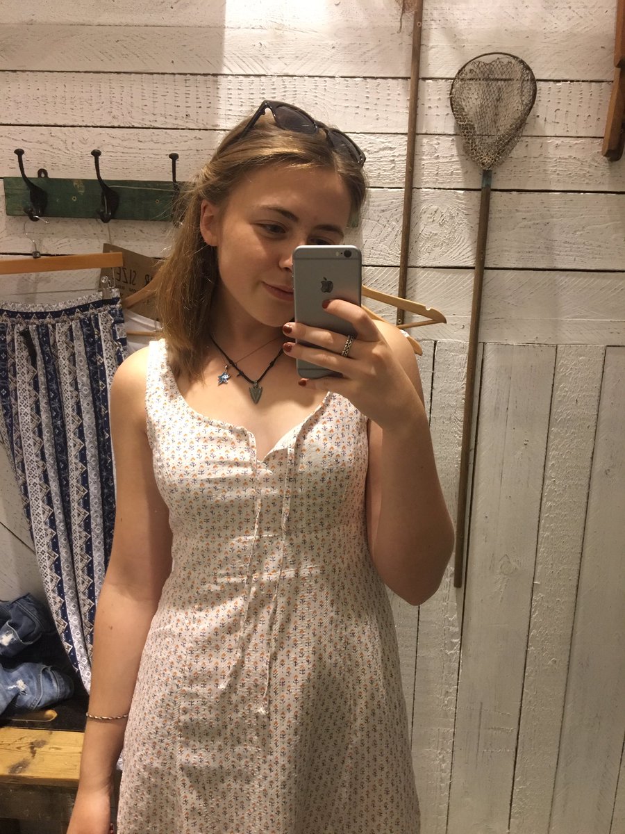 kanesabby's tweet photo. girls don't want boys, girls want skirts with pockets✨💫 https://t.co/gqDcFBIkVp