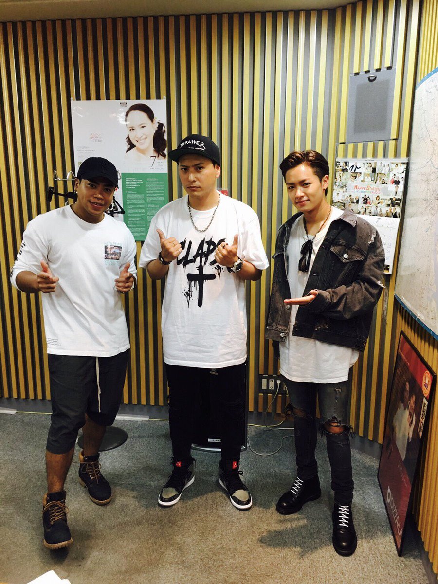 therampagefext's tweet photo. 昨夜『山下健二郎のオールナイトニッポン』に生出演させて頂きました‼️
健二郎さん、そして皆様ありがとうございました😭✨
緊張しましたがとても楽しかったです✨
生粋の大阪生まれ大阪育ちなのに面白い事言えなくてすみません😂
もう関西人やめます😂
冗談です😂

川村壱馬

#ykann https://t.co/Zw8zhB8rvL