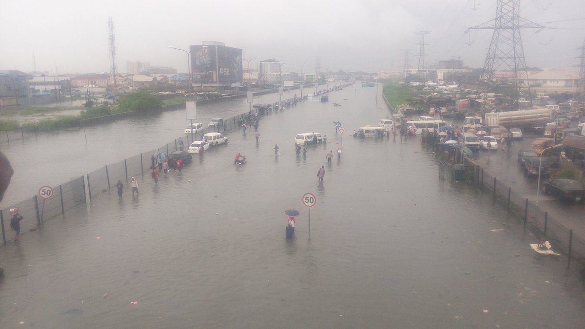 Solakutidotcom's tweet photo. LEKKI-EPE expressway. Lagos twitter will soon start showing us flood pictures from around the world saying it's normal
#AmbodeIsWorking https://t.co/CWI3iCHvNy