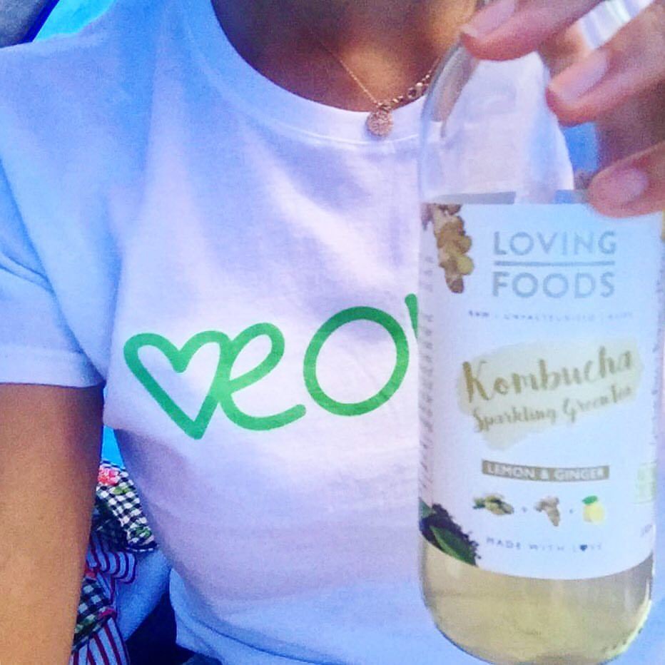 veo_world's tweet photo. Jade rockin the #Veo tee with a #booch! Chilled #kombucha at #VCampOut โบ๏ธโ๏ธ๐
๐#Veopolis.com ๐ (at UK Vegan Camp-Out) https://t.co/fHRjSoSrwl
