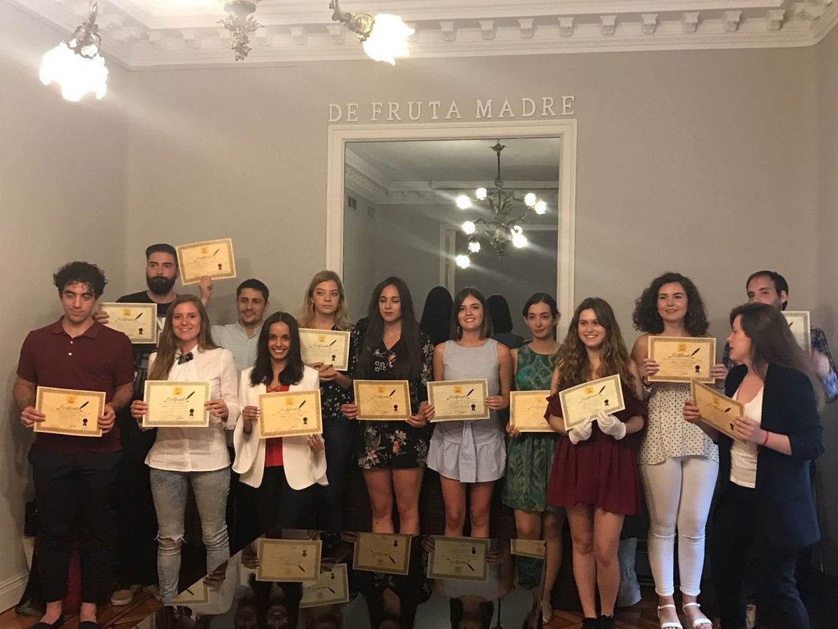 TheCopyWeeks's tweet photo. Alumnos brillantes y diplomados
#CopyEsCool
¡Enhorabuena a todos! https://t.co/ap5Z9pimY7