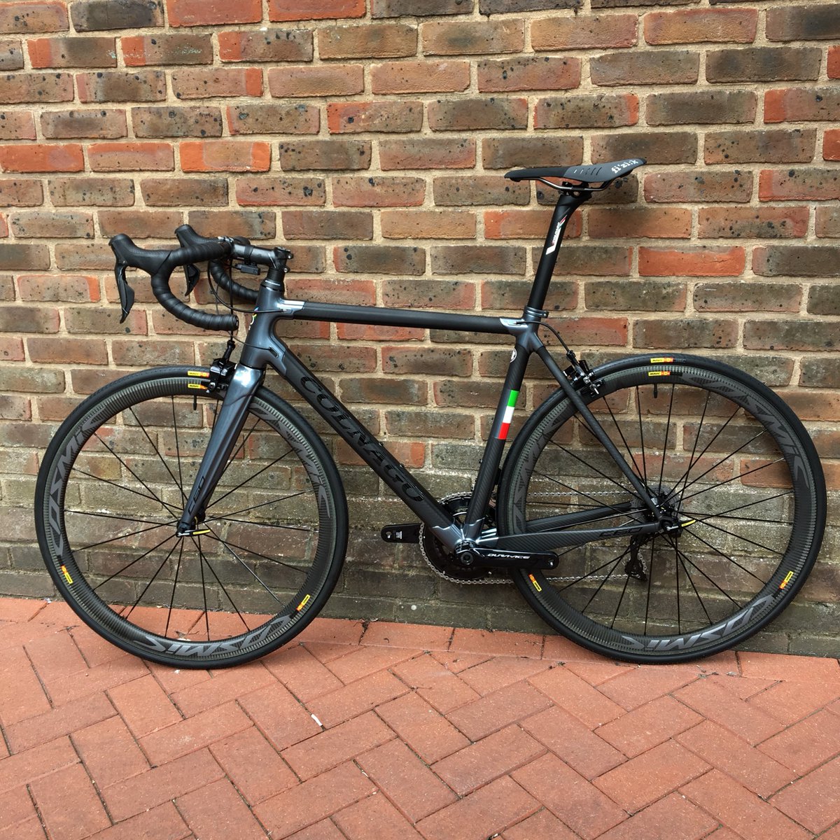 The_Cycle_Room's tweet photo. It's finally built! We have now finished building our Colnago C60 #Colnago #ColnagoC60 #Shimano #Duraace #Di2 #electric #Mavic #CosmicSL https://t.co/svfArShJhE