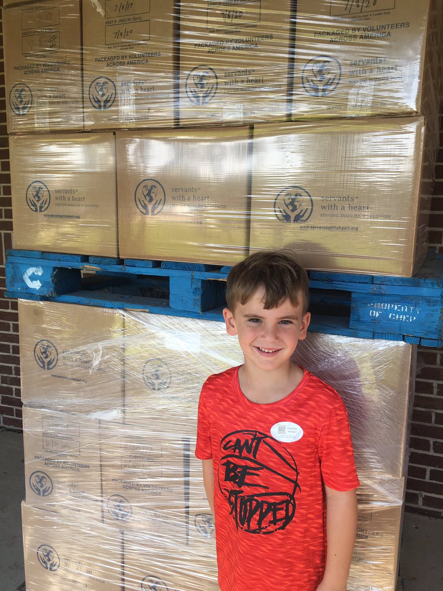 PatCothamMeck's tweet photo. Our shift ends @stmatthewnc #WorldHungerDrive #mealPackingEvent priest blessed the food going to hungry families. #Proud @triciacotham https://t.co/qgLugp1rIK