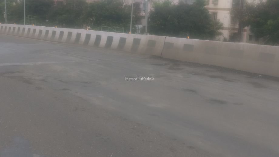 rgs14's tweet photo. @RedFM_Mumbai 's @RJMalishka achieved thro' #MumbaiKhaddeMein #initiative gett'g #SanjayDarade CE @MCGM_BMC 2 attend 2 pothole #PowerofRedFM https://t.co/oyONn8UFNH