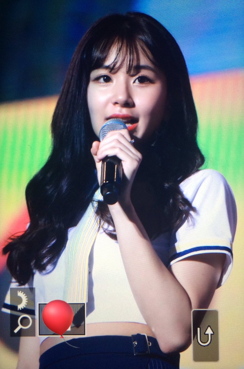 우리 채영 여전히 예쁘네 😭
보고싶었어 😭

#TWICE #채영 #chaeyoung