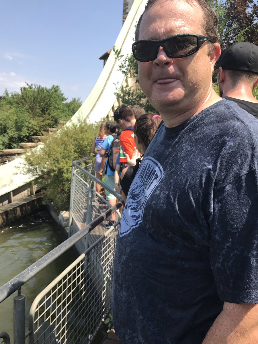 StCenyddGeog's tweet photo. Mr Dodd provided us with the shelter from the water ride 😂 #whatagentleman https://t.co/y6nyKETHvl