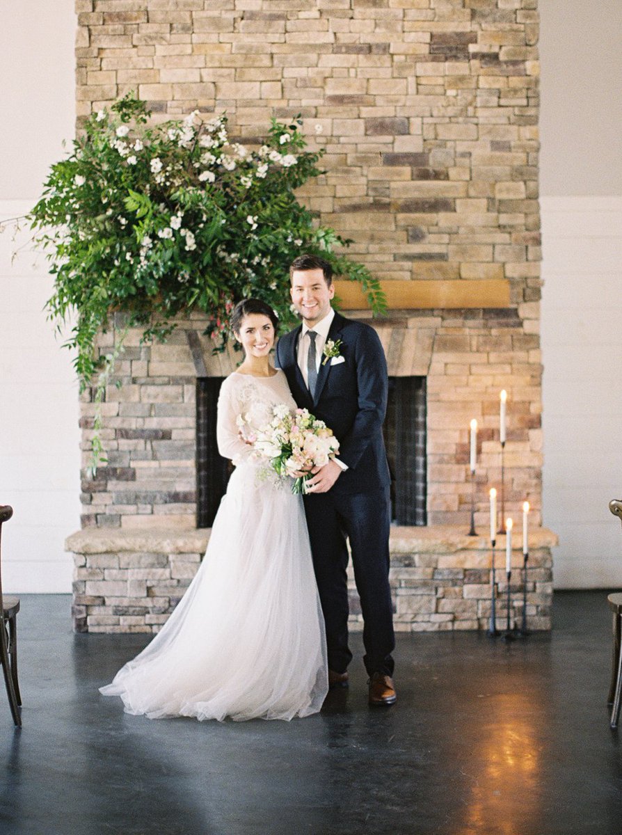 NoiTran's tweet photo. Wedding details to swoon over at @weddingsparrow #heartflutters #noitran #weddinginspiration https://t.co/YAhmGH3VmX