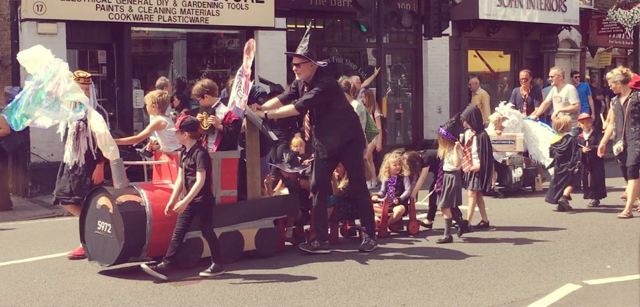 KF_SWLondon's tweet photo. Seeing some wonderful costumes out today! Don't forget to come by to the @BarnesFair 
#Barnes https://t.co/i77OmTyro2