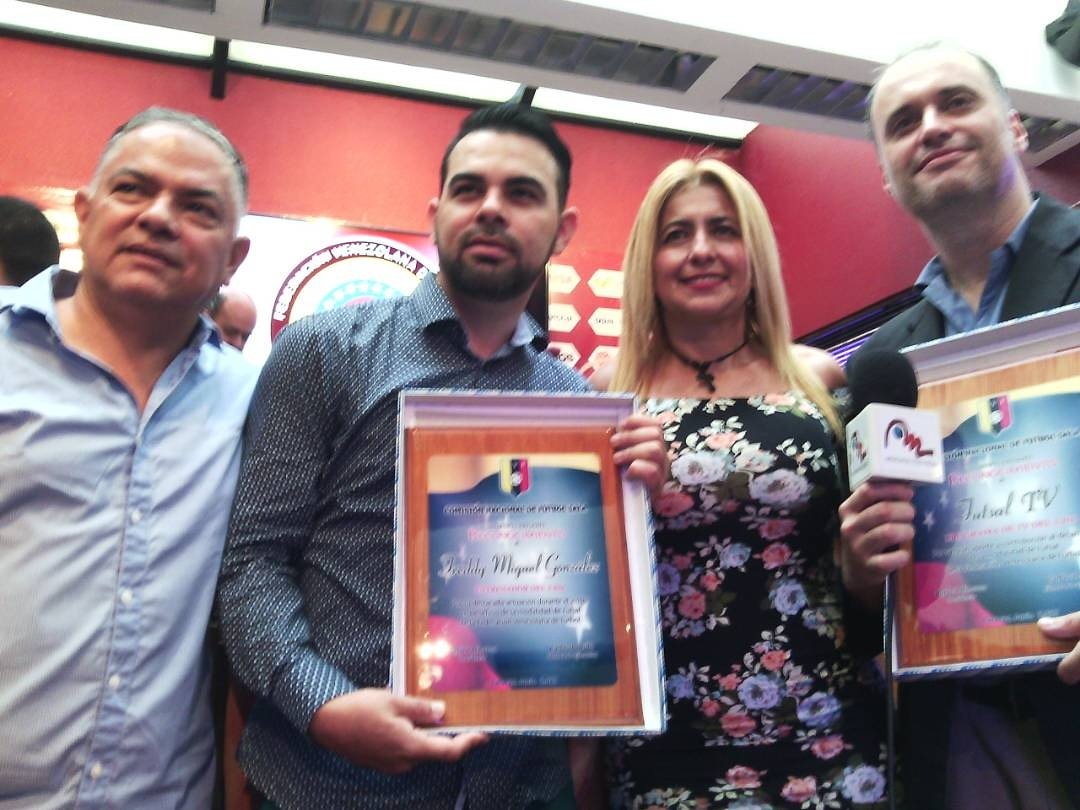 dasilvafutsal's tweet photo. Los invito a disfrutar de la repetición del @Futsaltven 277 con la entrega de los premios de @conafutsal hoy a las 8 30 am por @MeridianoTV https://t.co/FhFc8MVwlZ