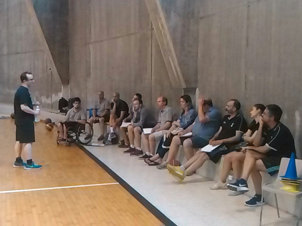 joventutmodel's tweet photo. Diego Ocampo finaliza el campus #JoventutModel. 50 horas de ponencias y muchas más compartiendo baloncesto. Muchas gracias a todos!! https://t.co/GC4uW6nMCE