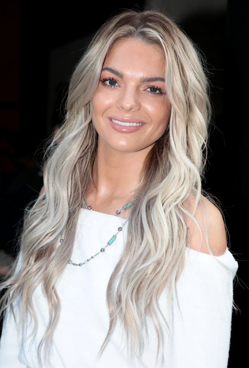 UpdatesOnLouisa's tweet photo. Louisa at Warner Music and GQ Summer Party in London (05.07.17) https://t.co/0GafKTvhWc