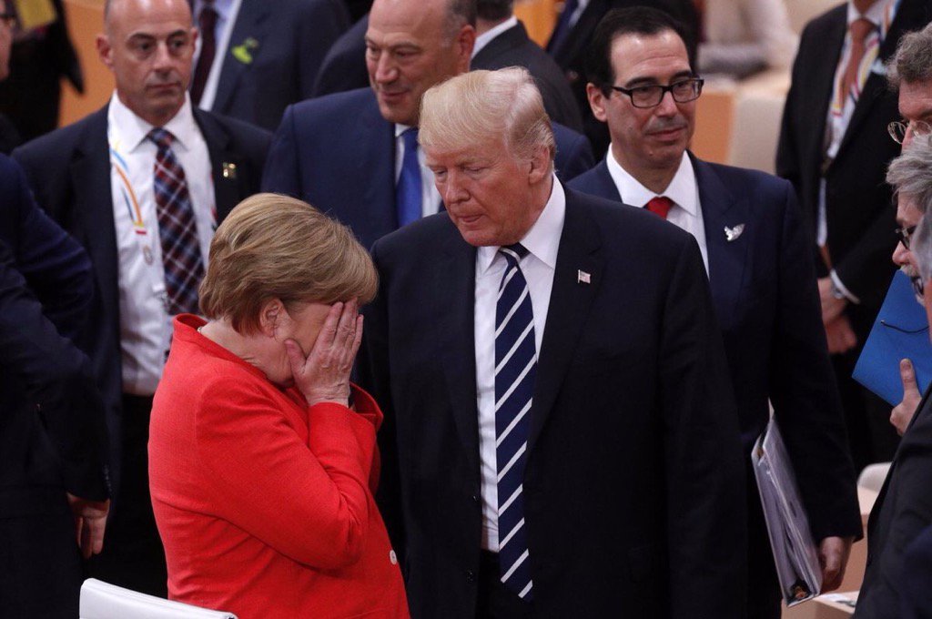 JariTervo1's tweet photo. "Angela, aion pitää täällä historiallisen puheen. Ich bin ein Hamburger." #G20Hampuri https://t.co/TtLpr64OIt