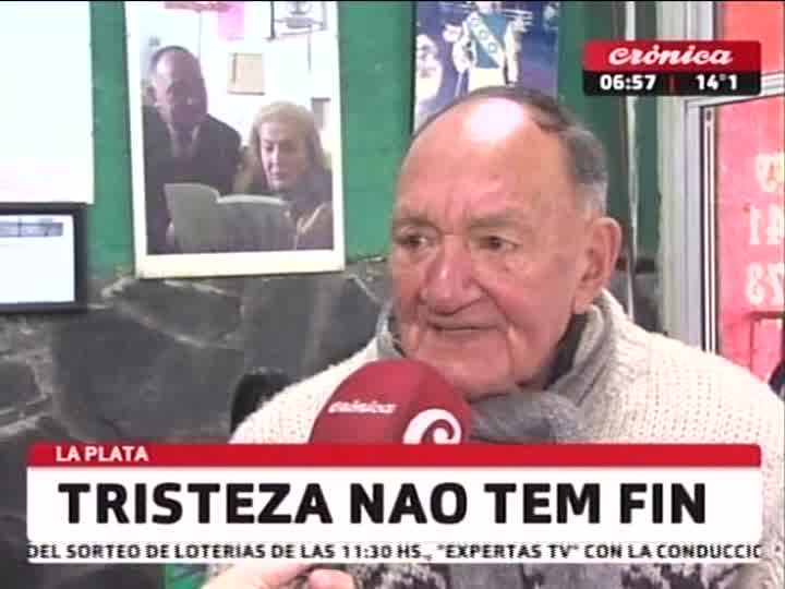 CronicaTV's tweet photo. #UnaPena | Cierra #Carloncho la histórica pizzería de #LaPlata https://t.co/78oUvDZxNI  #SabadoEnCronica @arre60 https://t.co/Yek4f129Cs
