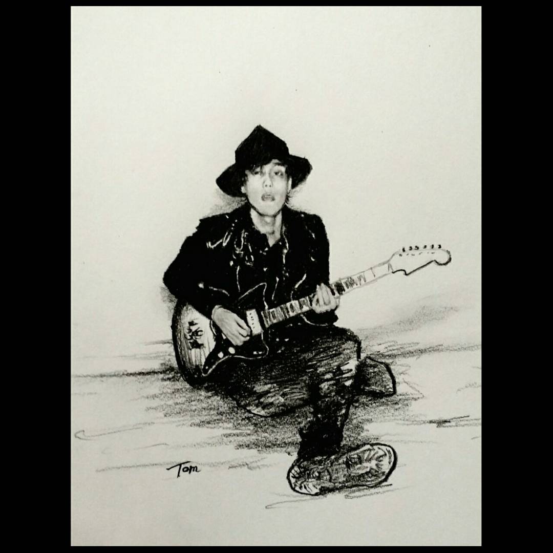 遅れましたが誕生日おめでトレモロ
2、3枚目は過去の絵です
#radwimps #illion #野田洋次郎 #yojironoda #誕生日 #happybirthday #illust #illustration #drawing #pen#art #鉛筆画 #人物画