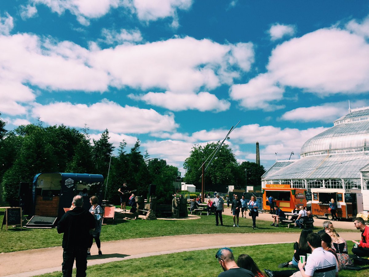 Lovely vibes with @AliRMusic at <a href="/rustyspianobar/">Rusty's Piano Bar</a> in VIP at #TRNSMTfest