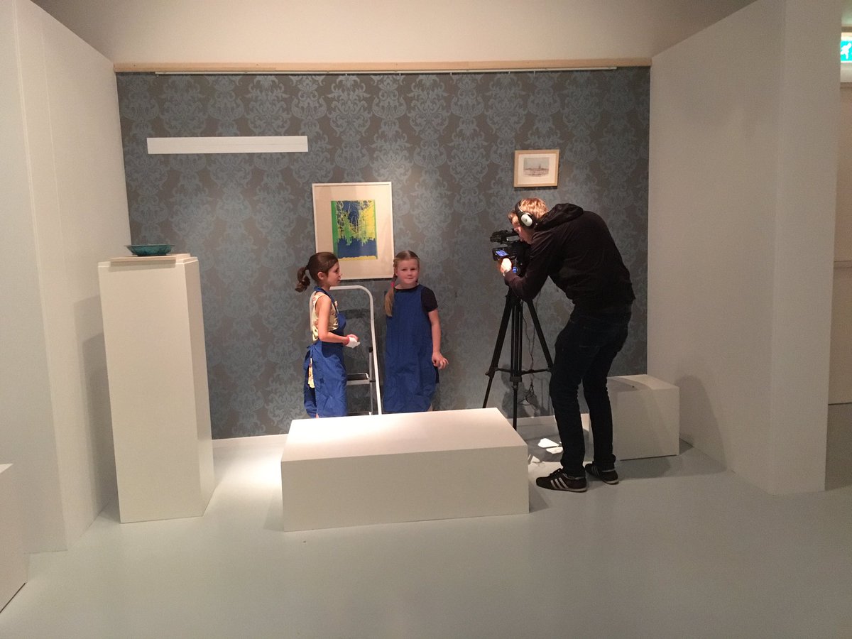 ValkhofMuseum's tweet photo. #OmroepGelderland bij eerste dag van #Kinderconservator Gezocht. Vanavond in het nieuws! https://t.co/NWZakOsTW2