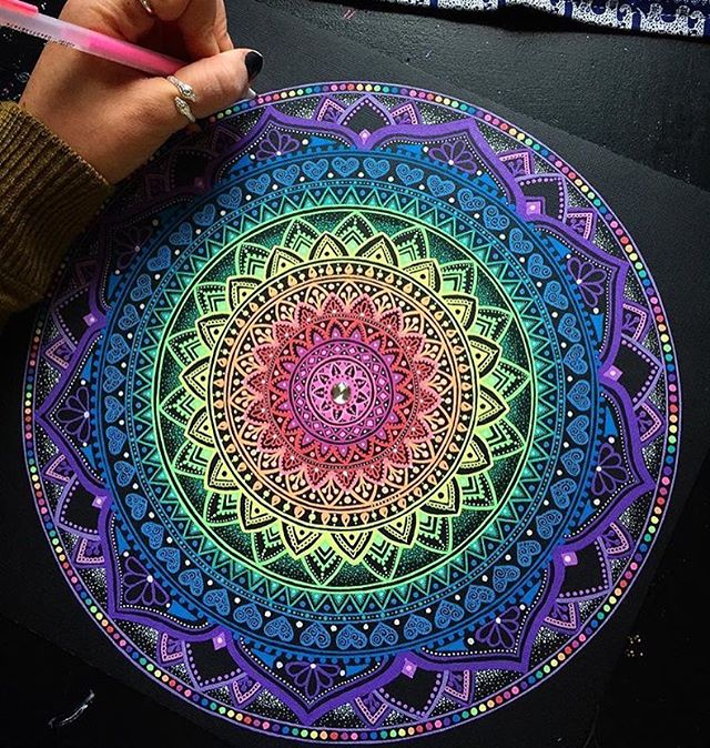 “There is no greater thing than to be oneself, and it is never too late to do so.” ― James Rozoff Art: Kat Dunlop #mandala #art #artist