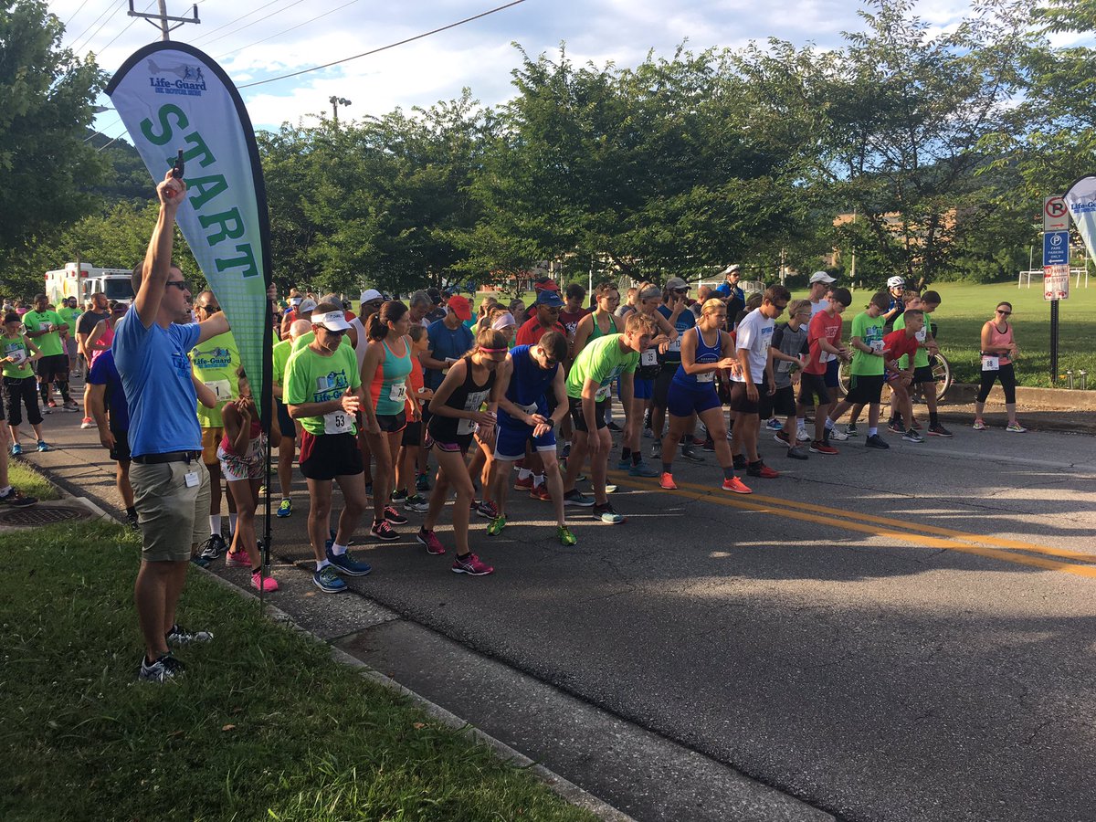 RUCRoanoke's tweet photo. Thanks to all of the runners at @CCLifeGuard's Rotor Run today for supporting @JCHSRoanokeVA students! @CarilionClinic https://t.co/c4jmxqSsqS